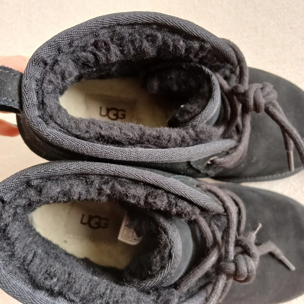 UGG ♡ neumel 2 boot black kids suede winter cozy minimal winter school